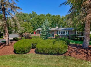 1012 Hayden Dr, McHenry, IL 60051