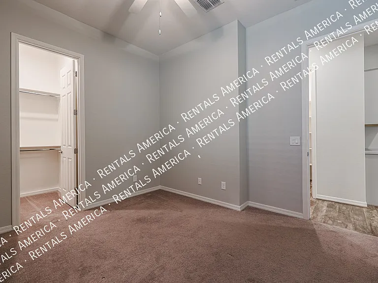 4429 E Jones St — Photo 32