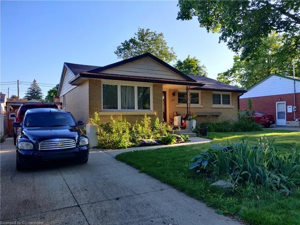238 Royal St, Waterloo, ON N2J 2J2
