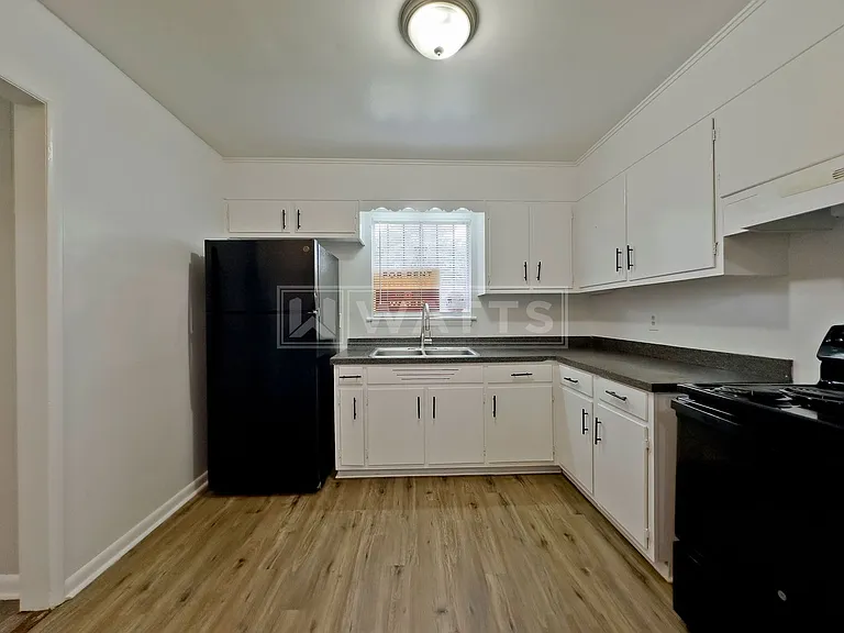 1400 Freda Dr — Photo 7