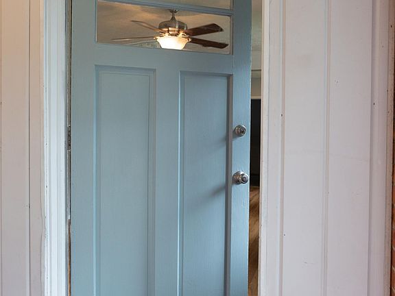 3rd image of 1044 Willis Dr