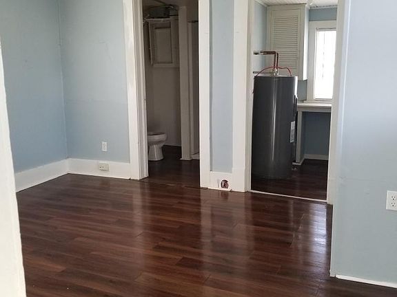 5th image of 609 W 4th Ave