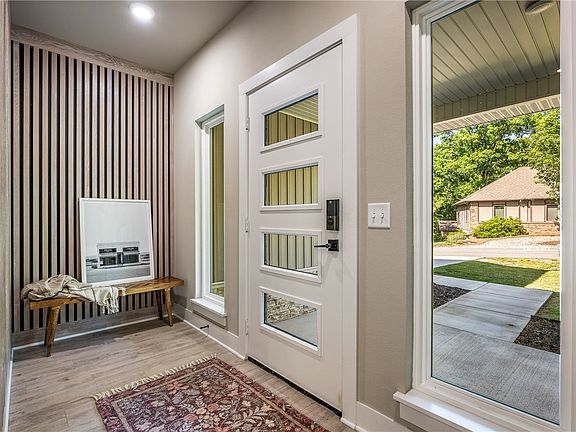 3rd image of 31 Monikie Dr