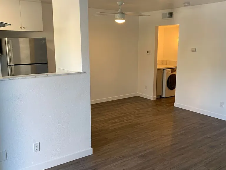 Now Available 1 & 2 Bedroom Renovated Apts! — Photo 5
