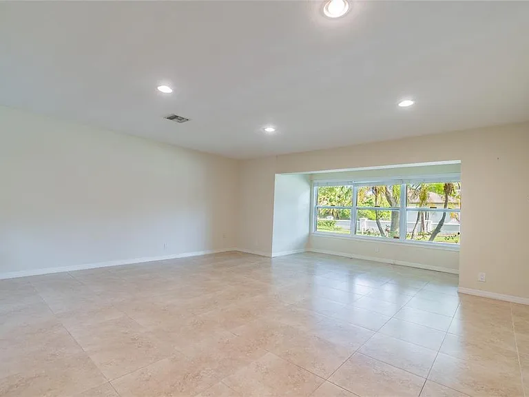 303 Wildwood Way #A — Photo 3