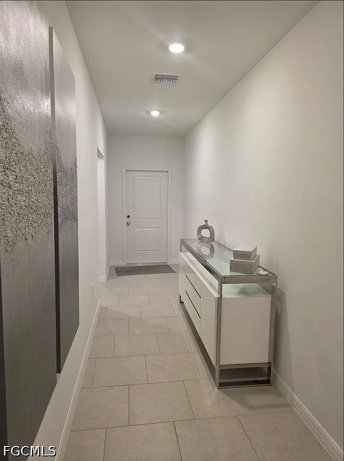 4 bed, 2.0 bath, 1845 sqft, $2,300 — Photo 2