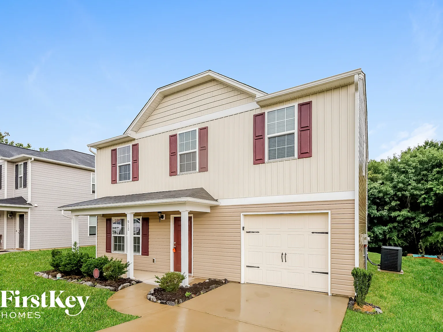 3 bed, 2.5 bath, 1410 sqft, $2,240 — Photo 2