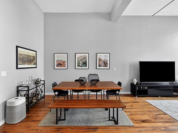 5th image of 1520 Washington Ave #504