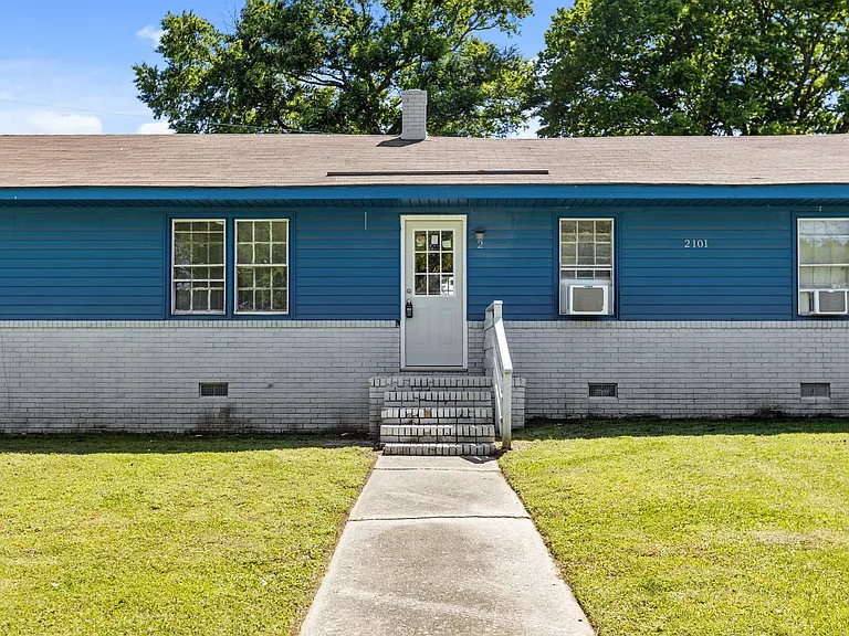 2101 Montclair Ave — Photo 3