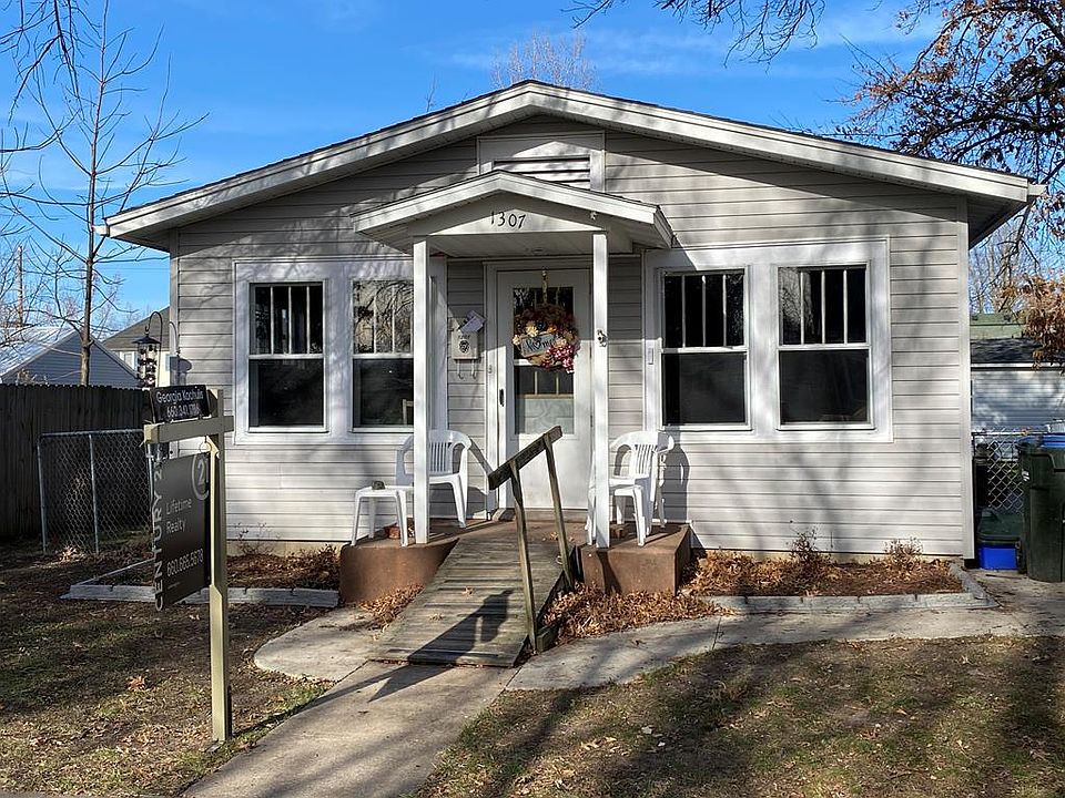 1st image of 1307 E Scott St
