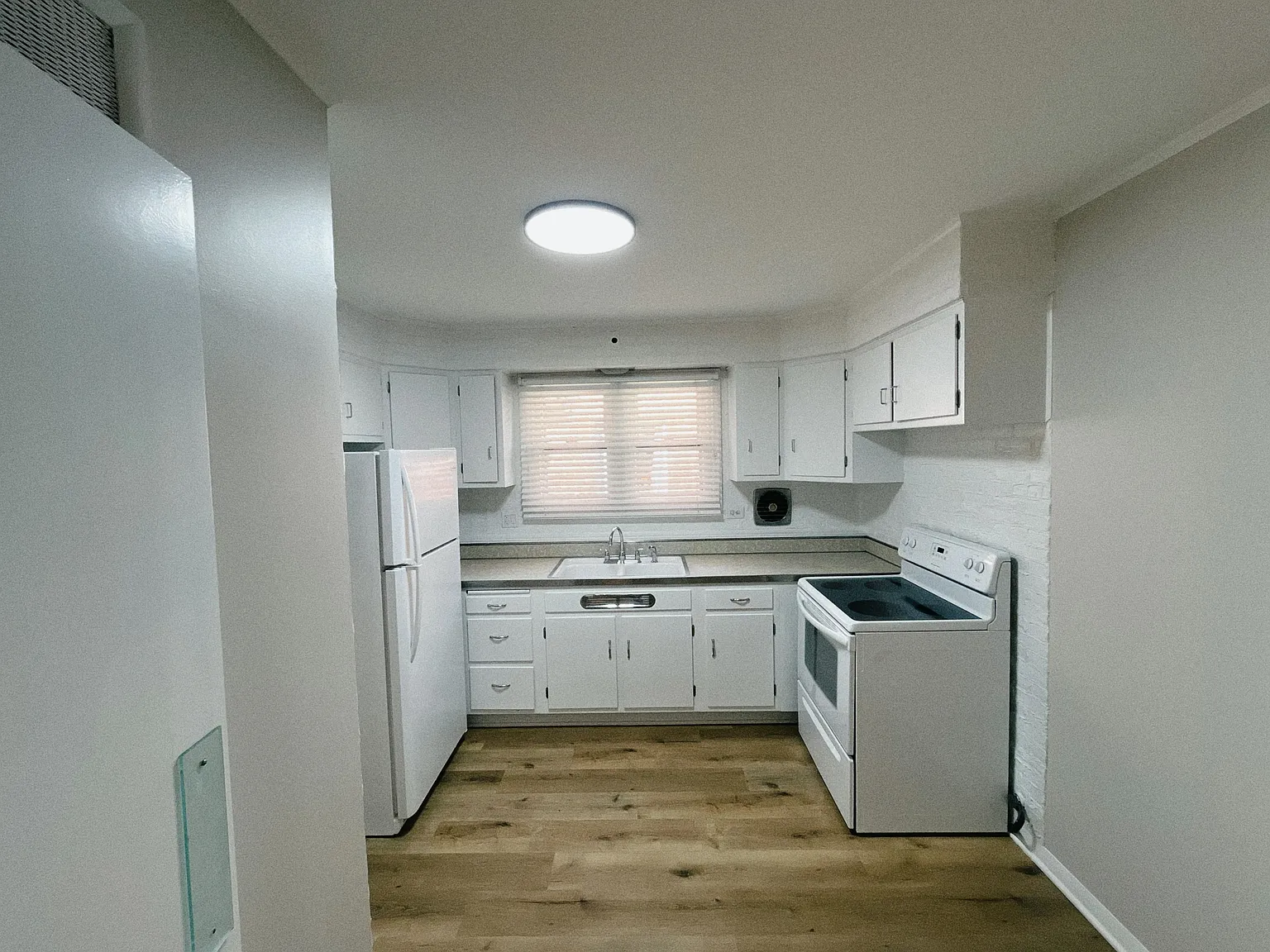 2 bed, 1155 sqft, $3,000 — Photo 4