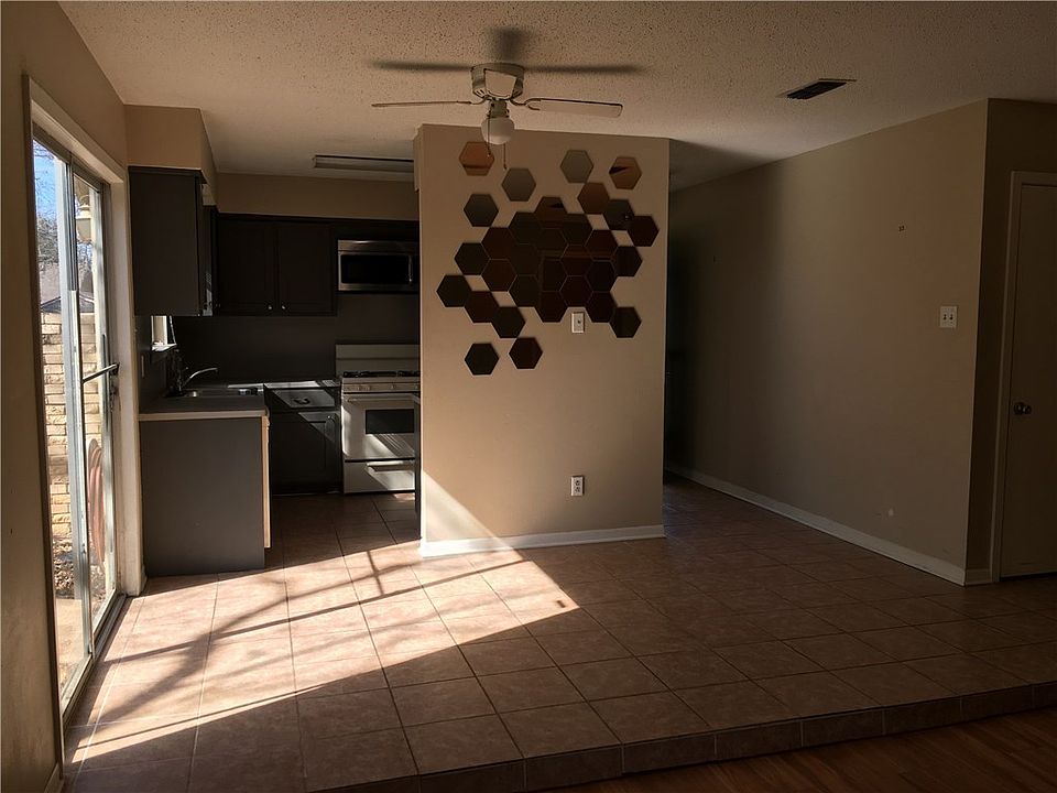 2nd image of 4307 Caswell Ave APT F