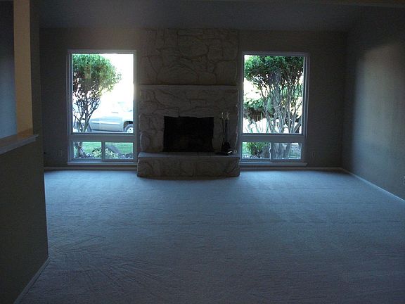4th image of 402 Graystock Ct