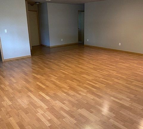 4th image of 1370 N Tradition Ave