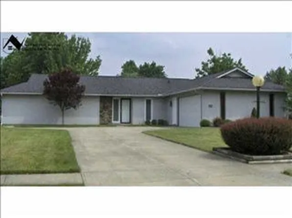 9989 Plum Brook Ln, Strongsville, OH 44136