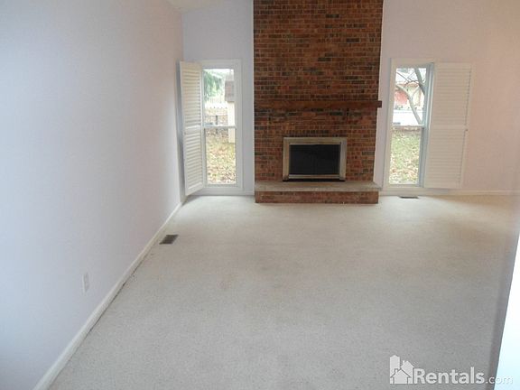4th image of 3217 Shadow Brook Dr