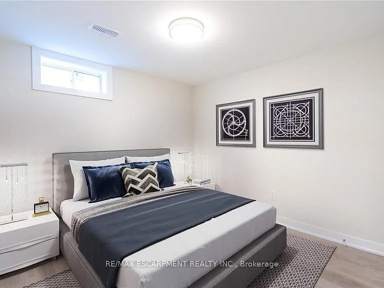 749 Upper Ottawa St #2 — Photo 3