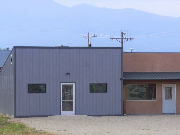 3rd image of 615 Silver Cir