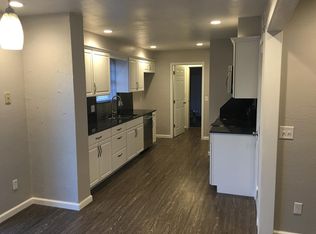 1040 NW 8th St, Moore, OK 73160