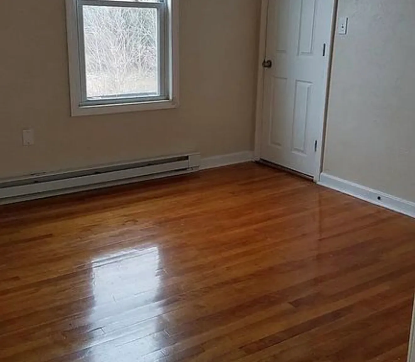 3 bed, 1060 sqft, $2,000 — Photo 3