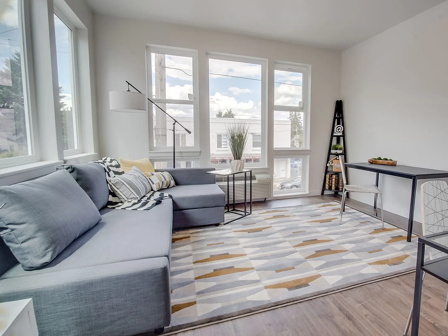 1308 NE Dekum St — Photo 4