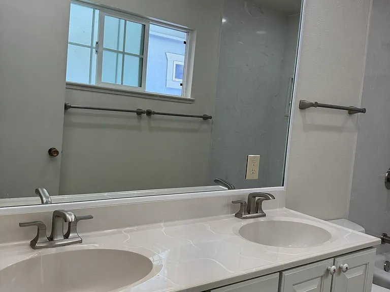 3335 Los Prados St #4 — Photo 13