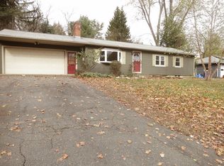 31 Jeffrey Ln, Amherst, MA 01002