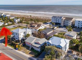 206 E Arctic Ave, Folly Beach, SC 29439