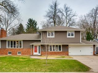 2163 Sioux Blvd, New Brighton, MN 55112