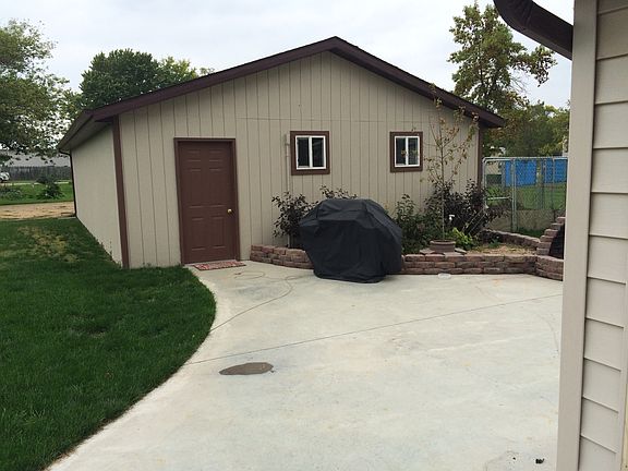 Garage & patio