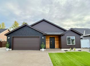 1009 N Pershing St, Mount Angel, OR 97362