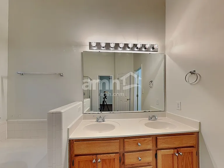 102 Selsey Dr — Photo 14