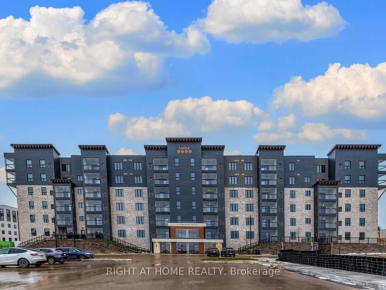 15 Kneeshaw Dr #102 — Photo 47