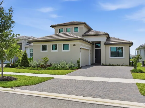 8450 SW Fattori Way, Port Saint Lucie, FL 34987