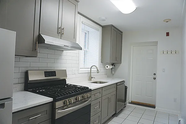 27-29 Lambert St #1L — Photo 9