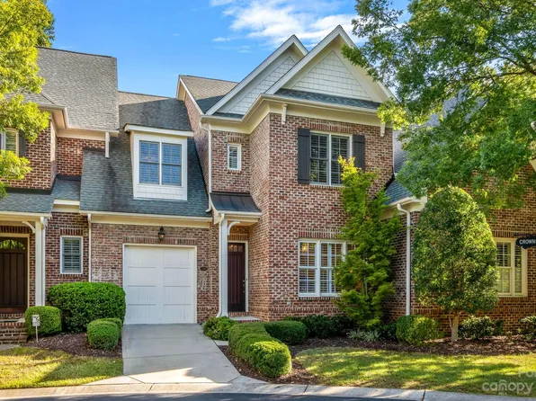 269 Crownsgate Ct, Charlotte, NC 28207