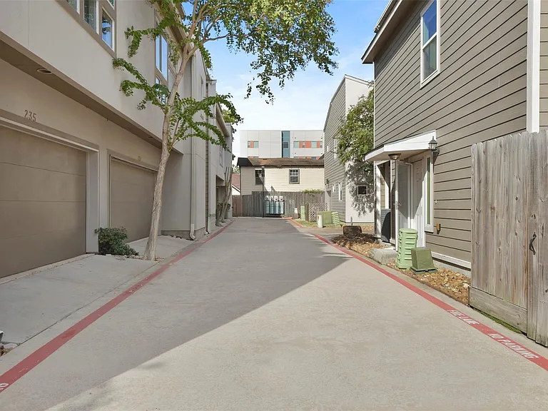 241 Lenox St — Photo 30
