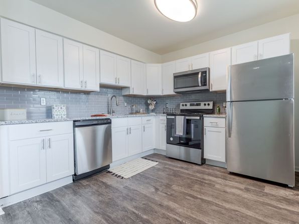 757 E Main St APT D108