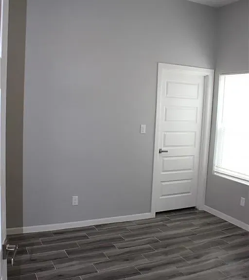 704 W 25th St — Photo 13