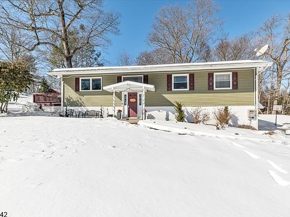 2nd image of 68 Marcia Rd