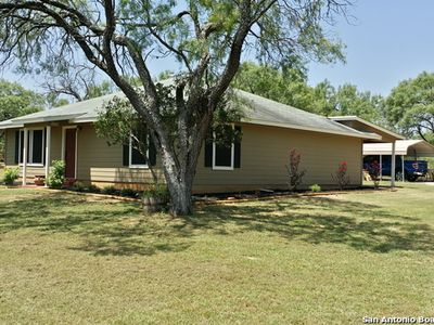 520 Southview Dr, Lytle, TX, 78052