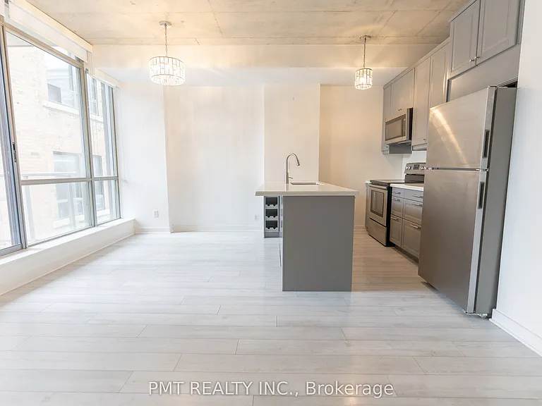 36 Charlotte St #401 — Photo 4