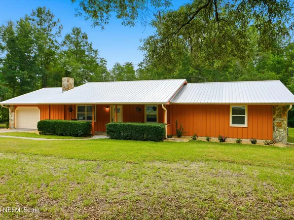 130 WIPPLETREE Court, Palatka, FL 32177