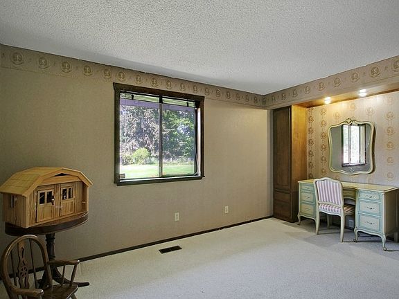bedroom 2 of 4
