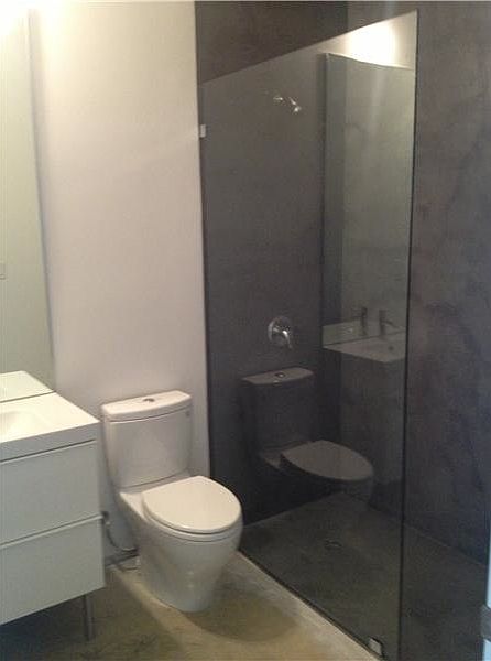 MODERN BATHROOMS