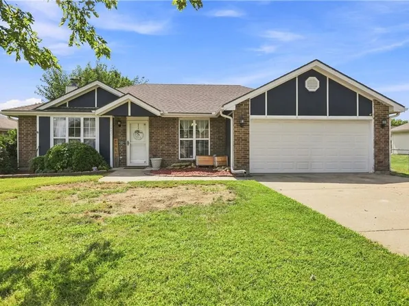 1002 N Hampton Dr, Warrensburg, MO 64093