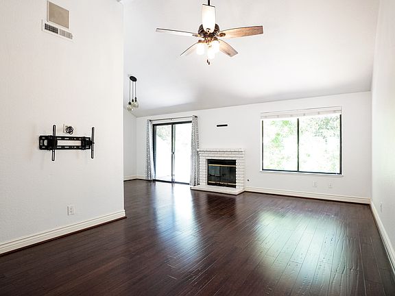 Living room, located upstairs