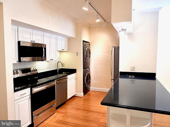2nd image of 1211 S Eads St APT 211