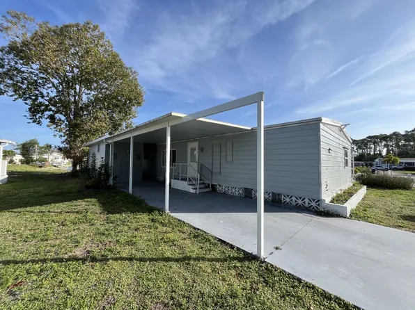 876 La Costa Ln #876, North Fort Myers, FL 33917