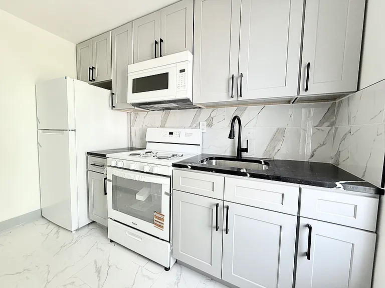 529 Quincy St #A — Photo 1